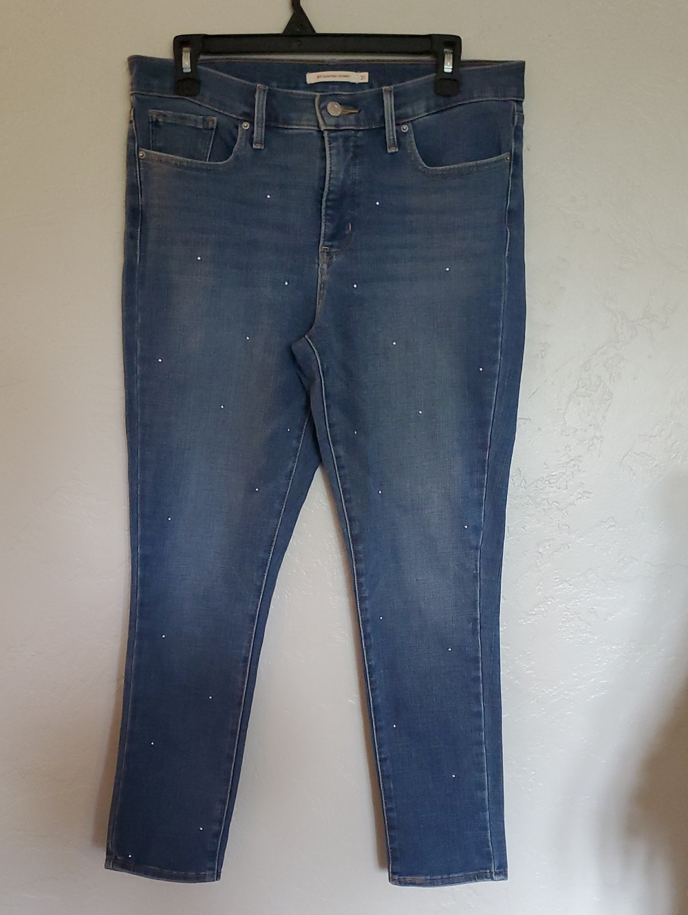 Women’s Levis 311 Shaping Skinny Blue Stretch Jeans with Tiny Metal Studs Sz 31